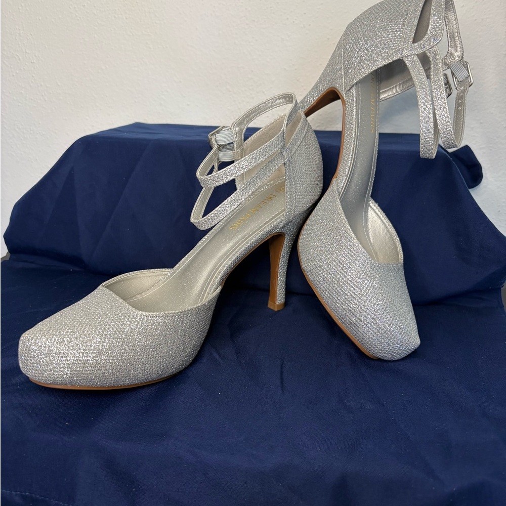 Dream Pairs Glittering Silver Heels
